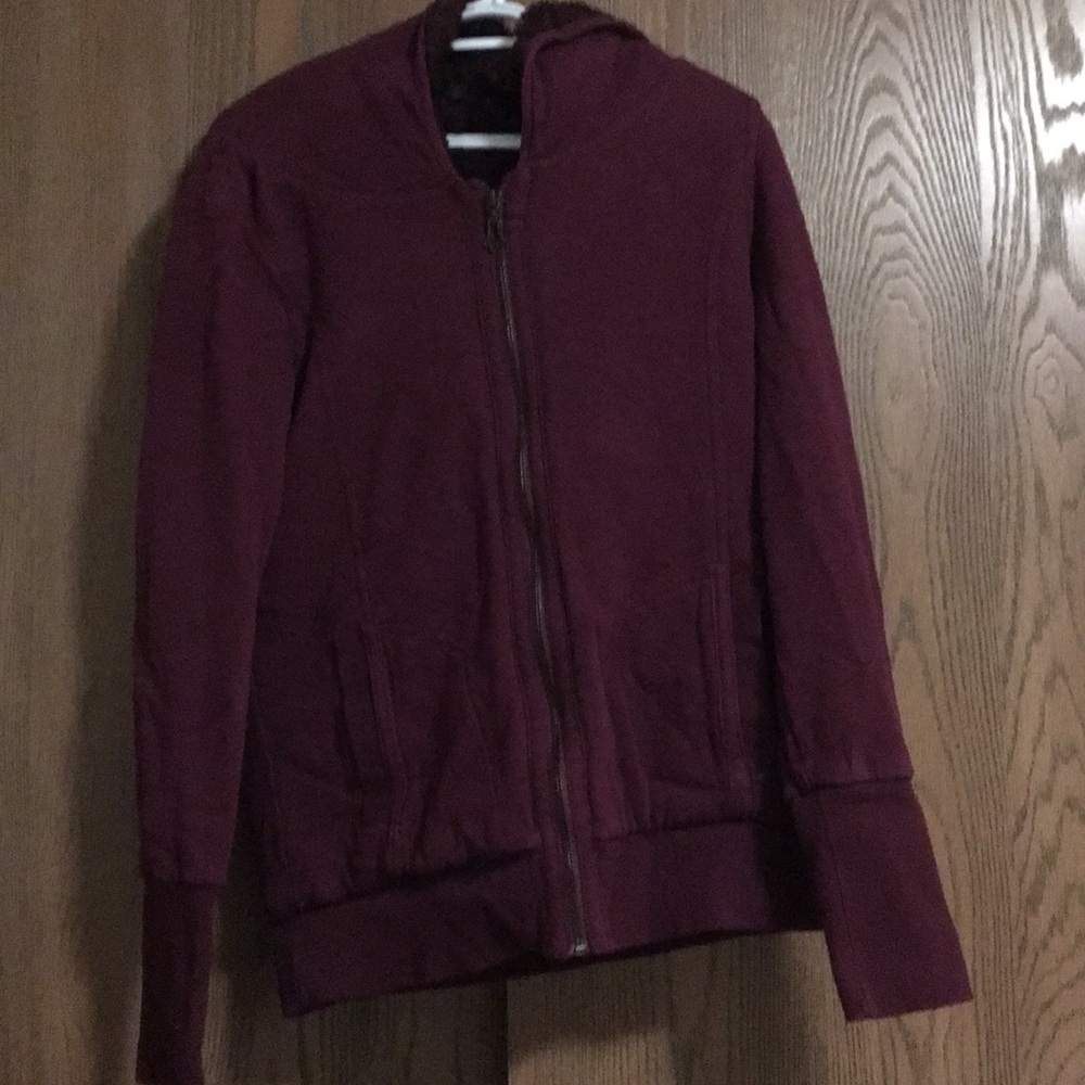 Fox sweater size L